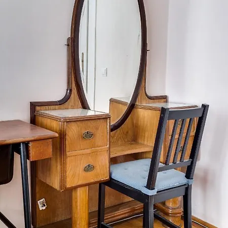 Vintage In The Jewish Quarter