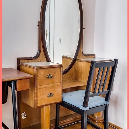 Vintage In The Jewish Quarter *