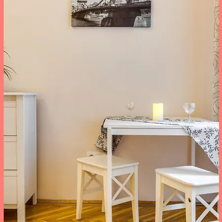 Vintage In The Jewish Quarter *