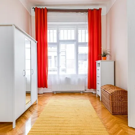 Vintage In The Jewish Quarter Apartment